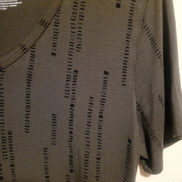 Women's v-neck tee - Picture 3 of 5